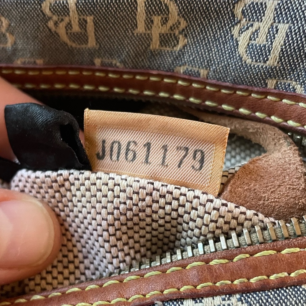 Dooney & Bourke Monogram Cloth Barrel Blue and Tan Shoulder Bag Y2K - Picture 11 of 15